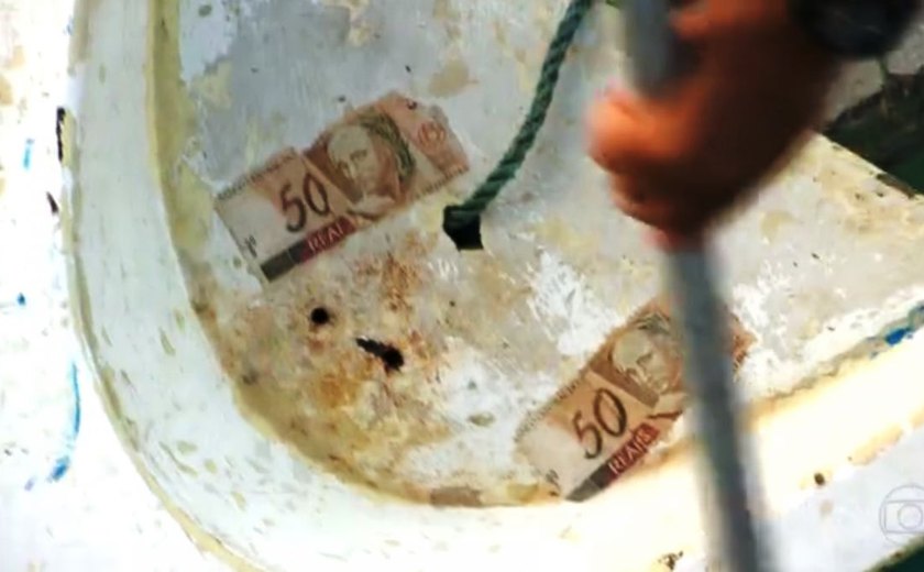 No Rio de Janeiro, banhistas encontram dinheiro boiando na Praia da Urca