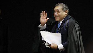 Ministro do STF Nunes Marques libera cultos e missas em todo o país