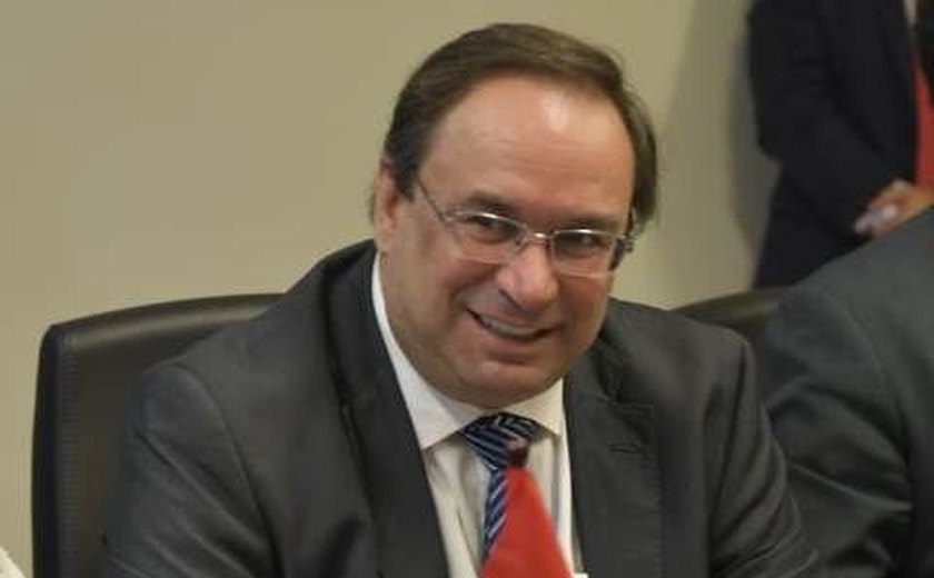 Luciano Barbosa defende retomada de obras federais