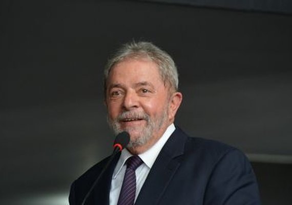 Juíza autoriza esteira ergométrica e aparelho 'estilo iPod' a Lula na prisão
