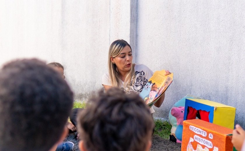 Professora transforma histórias infantis em experiências de afeto e aprendizagem