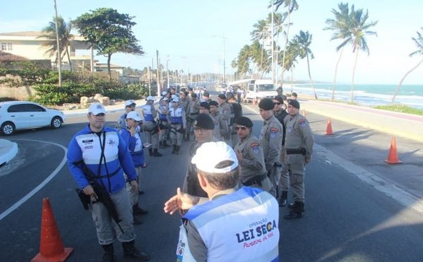 Futuros praças da PM de Alagoas participam de operação da Lei Seca