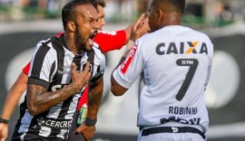 Botafogo sofre, mas supera Galo no fim e segue brigando pela Libertadores