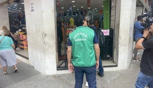 Fiscais de licenciamento urbano e ambiental notificam comércios com som alto no Centro de Maceió