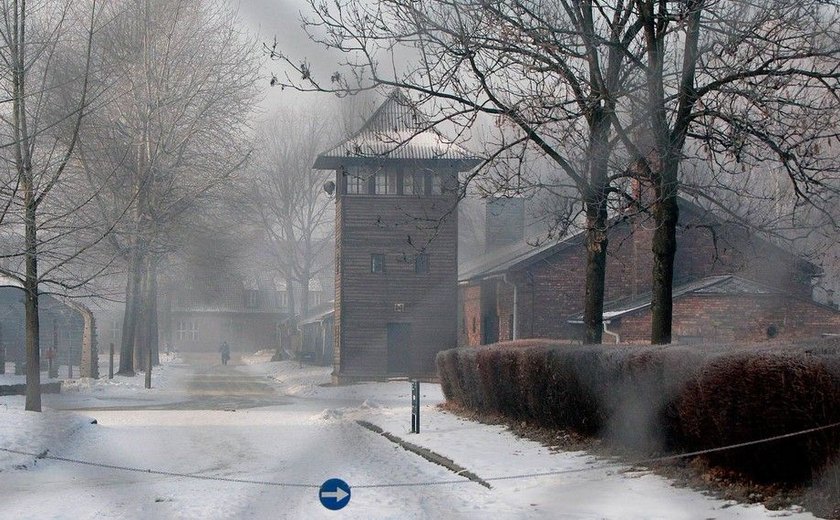 Polônia lança arquivo com nomes de guardas nazistas de Auschwitz