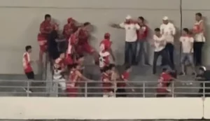 Briga generalizada entre torcidas do CRB marca noite de confusão no Rei Pelé