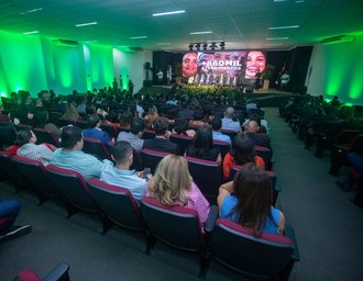 Procuradora-chefe do MPF prestigia posse do defensor público-geral de Alagoas
