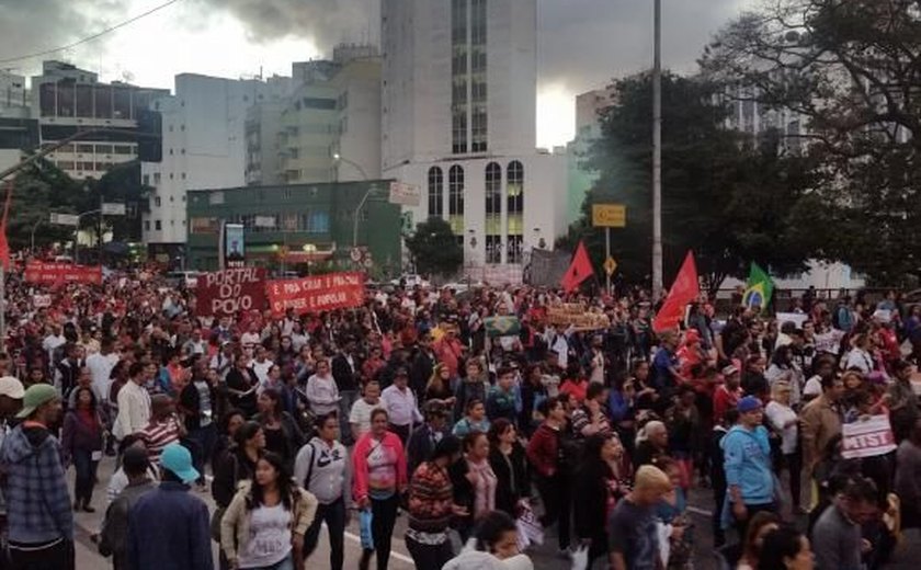 Centrais sindicais e movimentos protestam contra reformas do Governo Temer