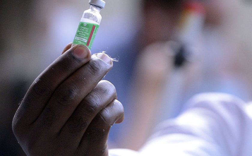 Fiocruz entregará amanhã 1,3 milhão de doses de vacina