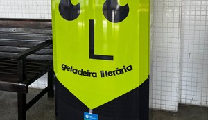 Geladeira Literária necessita urgente de doação de livros