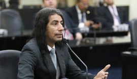 Lobão anuncia reunião com secretário de Saúde para tratar do uso do canabidiol