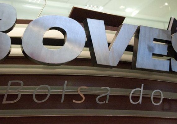 Bovespa tem dia instável nesta quinta-feira, com cenário político no radar