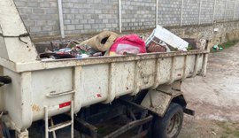 Vigilância Sanitária de Maceió recolhe duas caçambas de entulho em residência na Santa Amélia