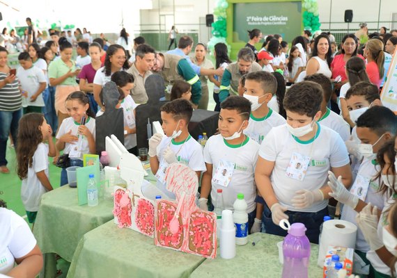 Craíbas realiza a maior Feira de Ciências de sua história envolvendo 5 escolas