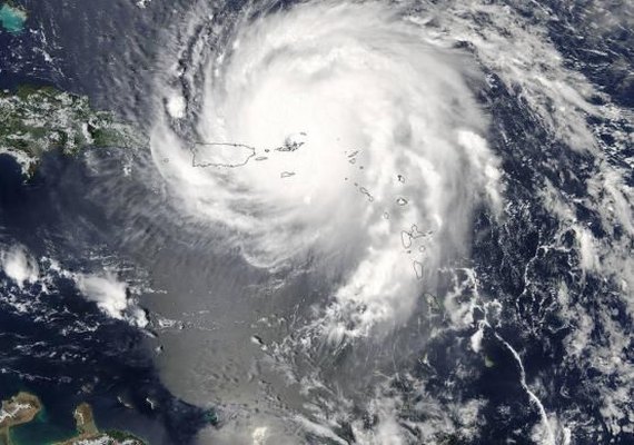 Sobe para 14 o número de mortes confirmadas pela passagem do Furacão Irma