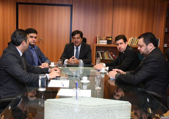 Rui Palmeira garante recursos para danos em escolas afetadas pelas chuvas