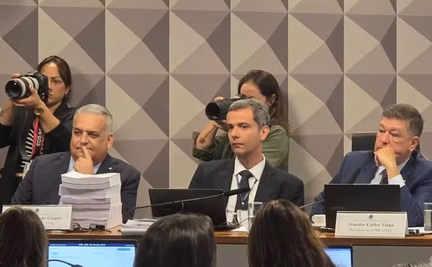 CPMI do INSS rejeita relatório que pedia indiciamento de 'Lulinha' e ex-ministros de Lula e Bolsonaro