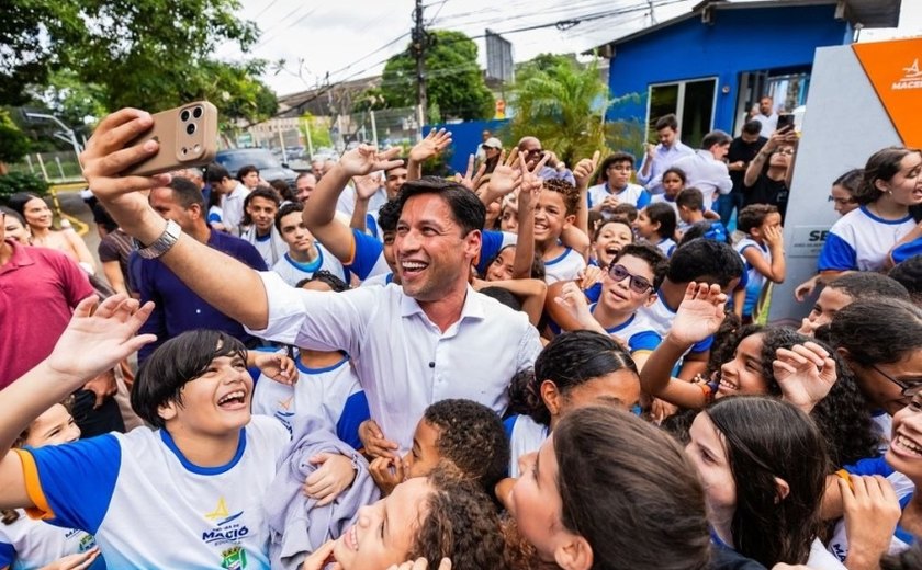 Prefeito Rodrigo Cunha entrega Escola Maceió Leitura com estrutura para 850 alunos