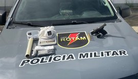 PM prende homem com cocaína e pistola em residência no Salvador Lyra
