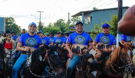 Cavalgada do Trabalhador leva centenas de vaqueiros deodorenses às ruas em celebração à tradição