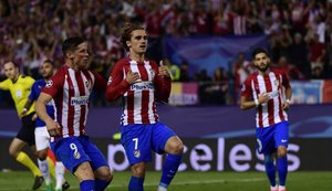 Griezmann decide e Atlético de Madrid sai na frente do Leicester