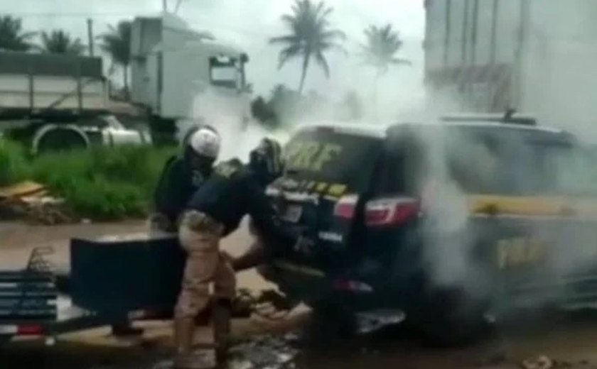 Vídeo: homem morre sufocado em 'câmara de gás' dentro de carro da PRF