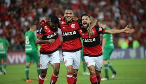 Guerrero faz três e Flamengo massacra a Chapecoense na Ilha do Urubu