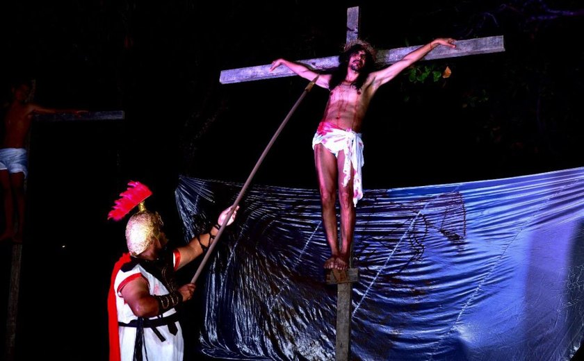 Companhia de Teatro apresenta “Paixão de Cristo” ao ar livre no Tabuleiro
