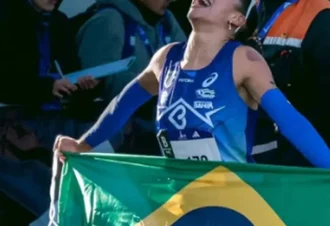 Núbia Oliveira bate recorde brasileiro de 35 anos em meia maratona