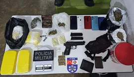 Operação da PM desmonta esquema de tráfico com arsenal e mais de 3 kg de drogas