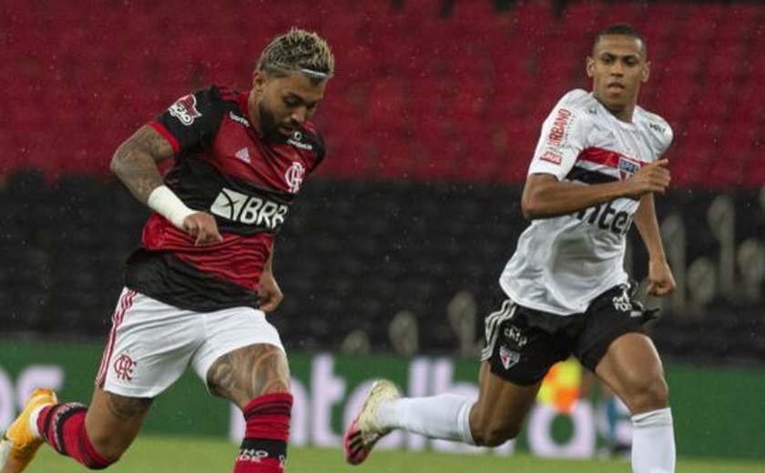 São Paulo vence Flamengo com 2 gols de Brenner em estreia de Ceni