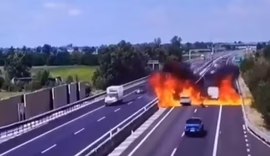 Acidente aéreo deixa 2 mortos na Itália; ultraleve caiu no meio de estrada