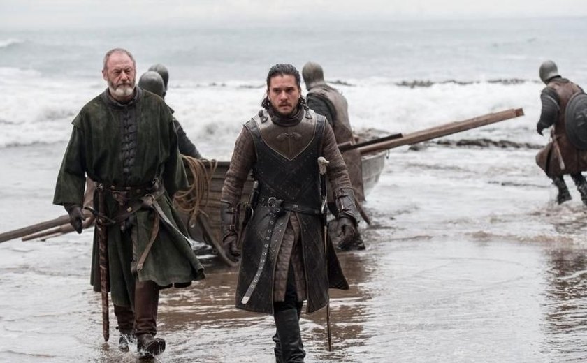 Fotos do 3º episódio de “Game of Thrones” mostram Jon Snow na Pedra do Dragão