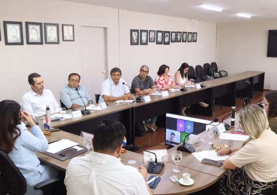 Unicafes/AL marca presença durante reunião do Conecoop em Maceió