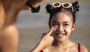 Verão: especialista do Hospital da Criança de Alagoas alerta pais sobre cuidados com a pele