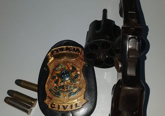 Polícia Civil cumpre mandados e prende homem de 48 anos em flagrante