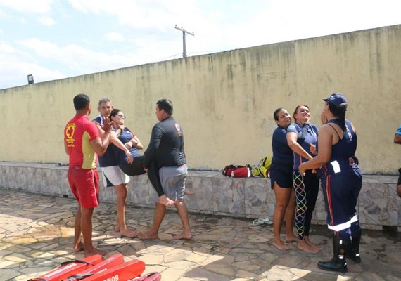 Profissionais do Samu participam de capacitação para salvamento aquático