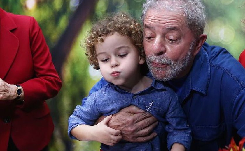 Morre em Santo André o neto de sete anos do ex-presidente Lula