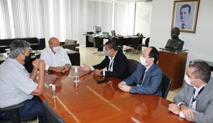 Lyra recebe dirigentes da Caixa que apresentam programa de expansão de investimentos