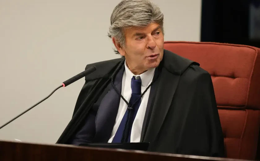 Fux vota para anular ação penal sobre golpe por cerceamento de defesa