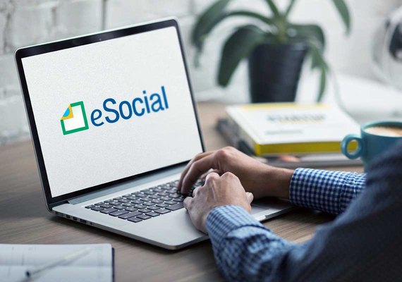 eSocial: multas de SST passam a ser aplicadas em janeiro, especialista dá dicas para ficar em dia com o sistema