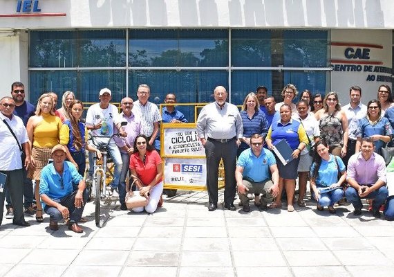 Sesi e Relix entregam novas bicicletas adaptadas para catadores
