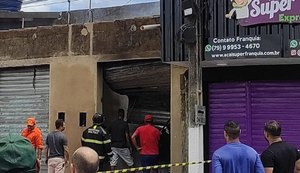 Corpo de Bombeiros é acionado para controlar princípio de incêndio em depósito