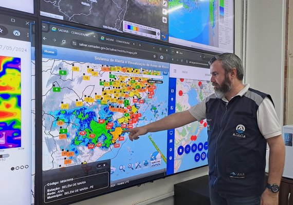 Rios transbordam e deixam desabrigados no interior