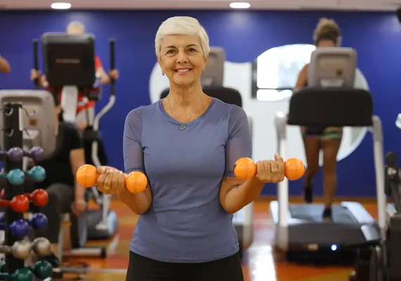 Musculação protege cérebro de idosos contra demência, diz estudo