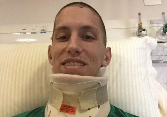 Chapecoense abre portas para Jackson Follmann trabalhar no clube