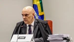 Moraes manda comunicar TSE sobre inelegibilidade de Bolsonaro
