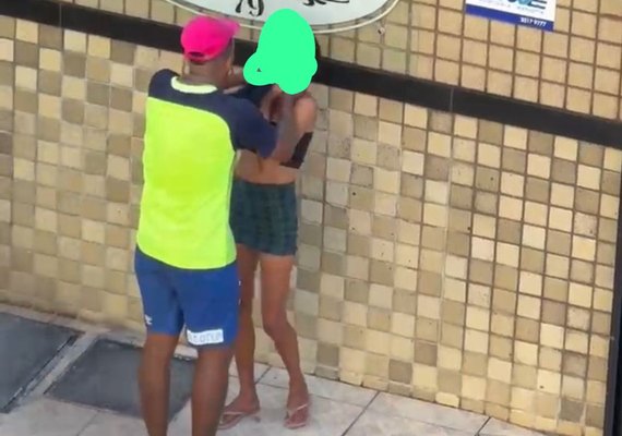 Vídeo: Homem é preso em flagrante por violência contra mulher em Maceió