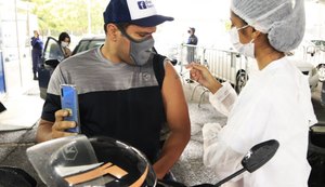 Maceió inicia vacinação para pessoas com 36 anos acima nesta sexta-feira (16)