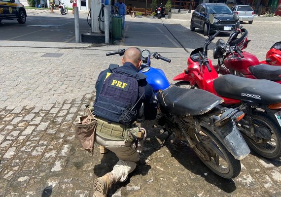 PRF recupera motocicleta adulterada, com registro de furto